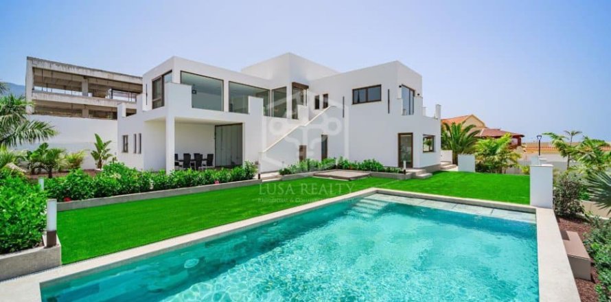 Villa à Adeje, Tenerife, Espagne 5 chambres, 343 m2 No. 194462