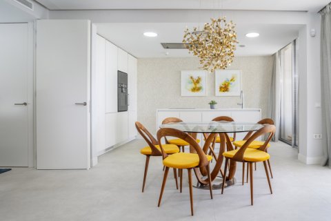 Apartment à vendre à Estepona, Malaga, Espagne, 3 chambres, 180 m2 No. 161014 - photo 29