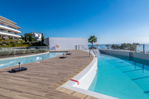 Apartment à vendre à Estepona, Malaga, Espagne, 3 chambres, 180 m2 No. 161014 - photo 4