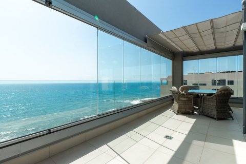 Apartamento en Torrevieja, Alicante, España 129 m2 No. 181664
