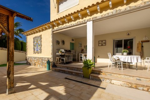 Villa pārdošanā Almoradi, Alicante, Spānijā 464 m2 Nr. 181667 - attēls 2