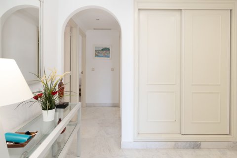 Lägenhet till salu i Marbella, Malaga, Spanien 3 sovrum, 136.48 kvm. Nr. 147680 - foto 11