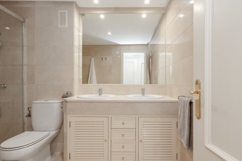 Lägenhet till salu i Marbella, Malaga, Spanien 3 sovrum, 136.48 kvm. Nr. 147680 - foto 20