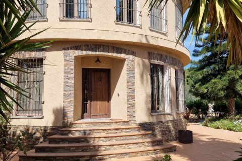 Villa till salu Dona Pepa, Alicante, Spanien 7 sovrum, 434 kvm. Nr. 116760 - foto 1