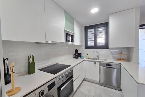 Продажа квартиры в Аликанте, Испания 2 спальни, 68м2 №142809 - фото 5