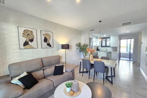 Продажа квартиры в Аликанте, Испания 2 спальни, 68м2 №142809 - фото 7
