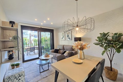 Продажа квартиры в Аликанте, Испания 2 спальни, 68м2 №142809 - фото 6