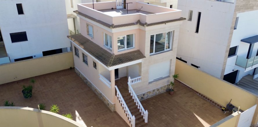 Huvila Alicante, Espanja 4 makuuhuonetta, 195 m2 No. 142807