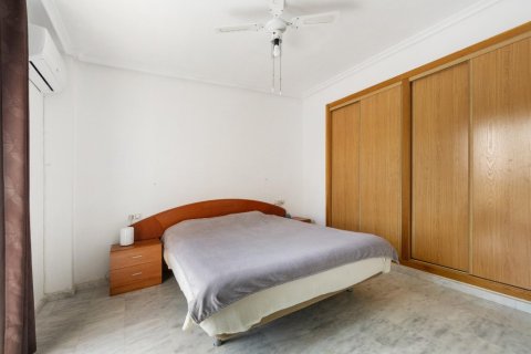 Villa in vendita a Alicante, Spagna 4 camere da letto, 253 mq. N° 145191 - foto 17