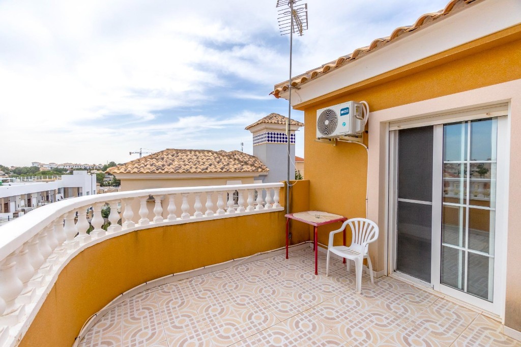 Villa en Alicante, España 4 dormitorios, 253 m2 No. 145191