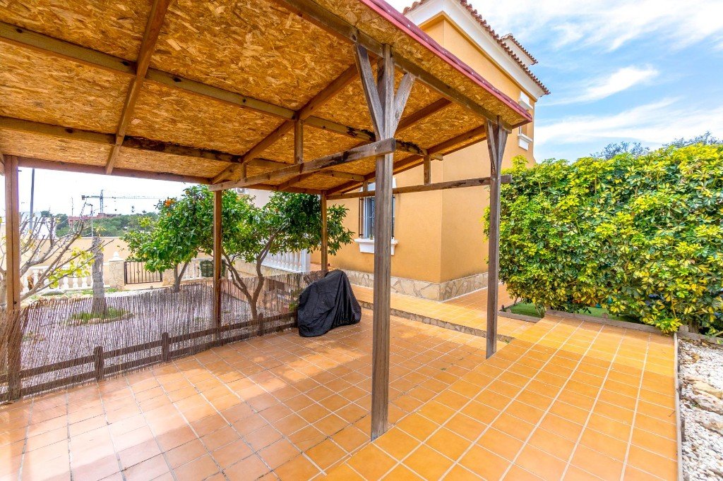 Villa en Alicante, España 4 dormitorios, 253 m2 No. 145191
