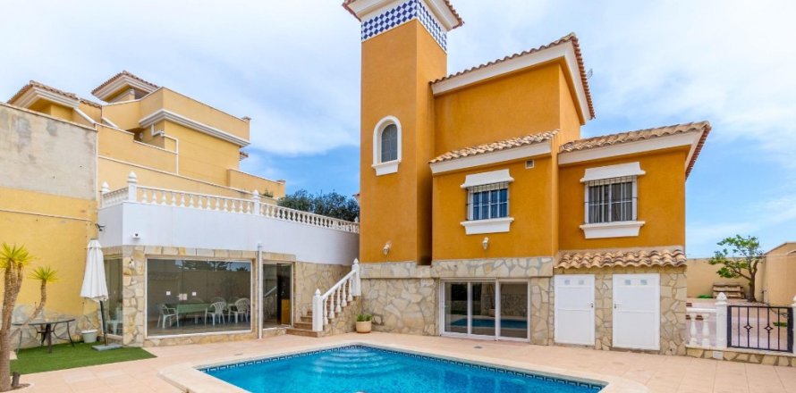 Villa a Alicante, Spagna 4 camere da letto, 253 mq. N° 145191