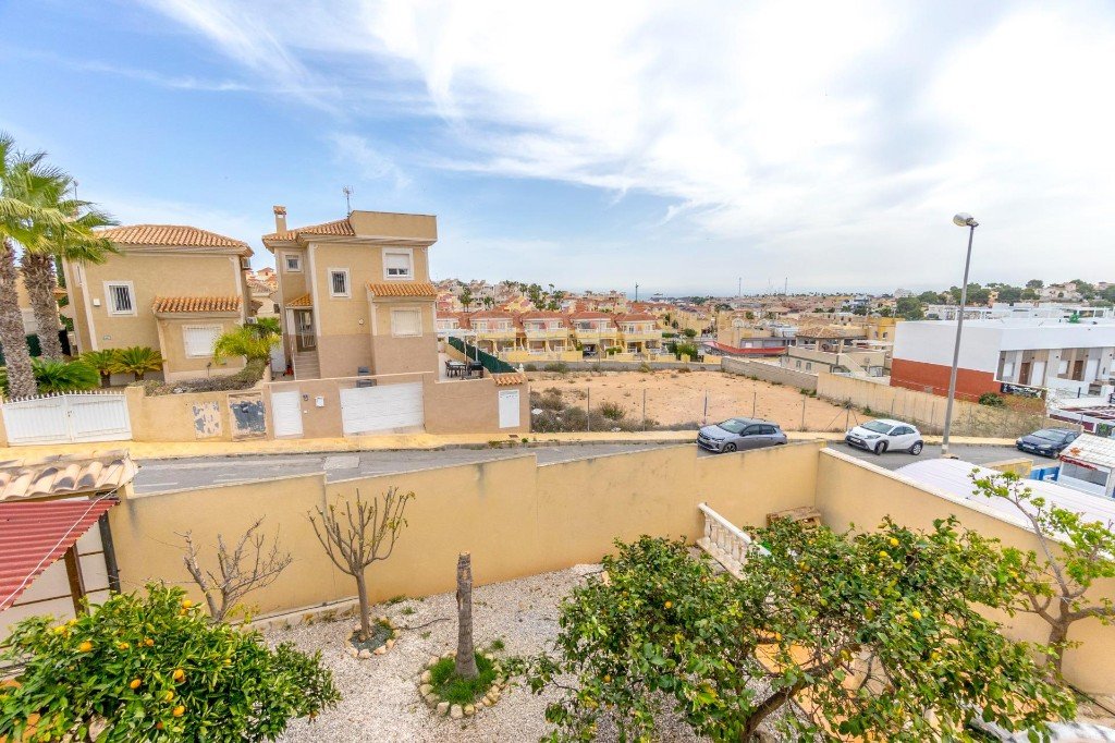 Villa en Alicante, España 4 dormitorios, 253 m2 No. 145191