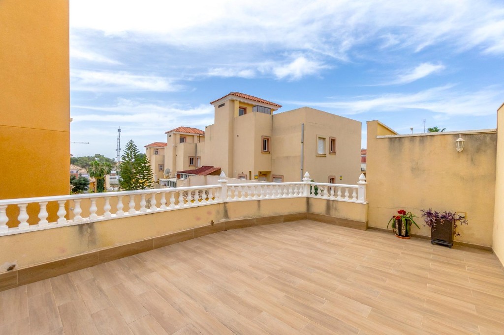 Villa en Alicante, España 4 dormitorios, 253 m2 No. 145191