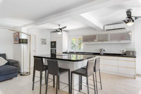 Finca till salu i Catral, Alicante, Spanien 4 sovrum, 540 kvm. Nr. 145629 - foto 8