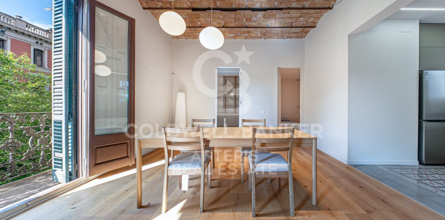 Apartment à Barcelona, Espagne 4 chambres, 129 m2 No. 178705