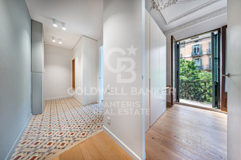 Apartment à vendre à Barcelona, Espagne, 4 chambres, 129 m2 No. 178705 - photo 14