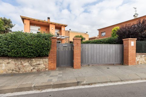 Land plot for sale in Parets del Vallès, Barcelona, Spain No. 182390 - photo 2