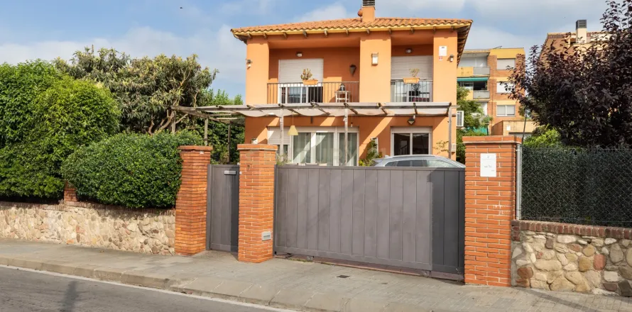 House in Parets del Vallès, Barcelona, Spanien 6 Schlafzimmer, 320 m2 Nr. 182391