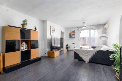Продажа квартиры в Молле-дель-Вальес, Барселона, Испания 3 спальни, 78м2 №182392 - фото 5