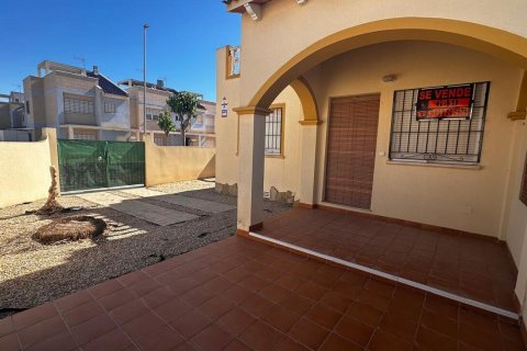Kaupunkipientalo myytävänä Torre de la Horadada, Alicante, Espanja, 3 makuuhuonetta,  No. 138566 - kuva 1