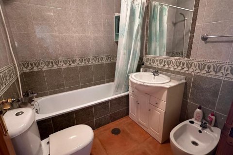 Kaupunkipientalo myytävänä Torre de la Horadada, Alicante, Espanja, 3 makuuhuonetta,  No. 138566 - kuva 9