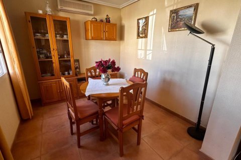 Kaupunkipientalo myytävänä Torre de la Horadada, Alicante, Espanja, 3 makuuhuonetta,  No. 138566 - kuva 6