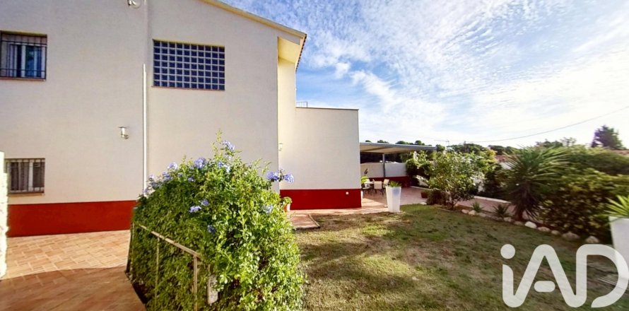 Таунхаус в Салоу, Таррагона, Испания 3 спальни, 220м2 №152897