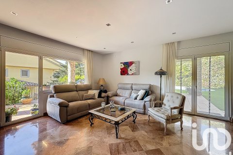 Hus till salu i Vallromanes, Barcelona, Spanien 5 sovrum, 498 kvm. Nr. 152896 - foto 12