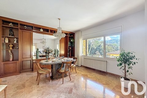 Hus till salu i Vallromanes, Barcelona, Spanien 5 sovrum, 498 kvm. Nr. 152896 - foto 14