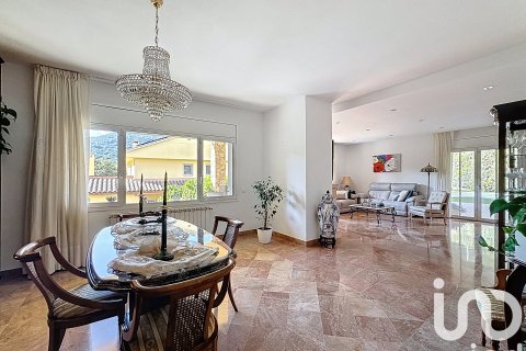 Hus till salu i Vallromanes, Barcelona, Spanien 5 sovrum, 498 kvm. Nr. 152896 - foto 16