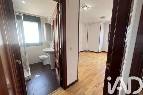 Wohnung zum Verkauf in Oviedo, Asturias, Spanien 2 Schlafzimmer, 79 m2 Nr. 152892 - Foto 9