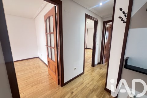 Wohnung zum Verkauf in Oviedo, Asturias, Spanien 2 Schlafzimmer, 79 m2 Nr. 152892 - Foto 3