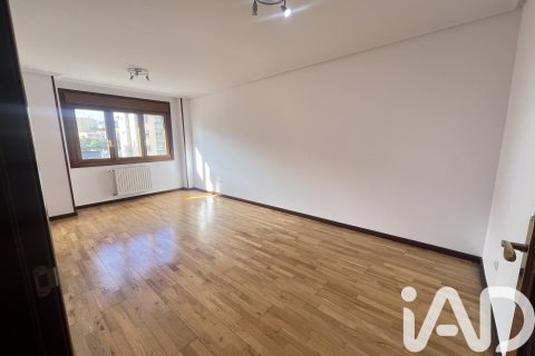 Wohnung zum Verkauf in Oviedo, Asturias, Spanien 2 Schlafzimmer, 79 m2 Nr. 152892 - Foto 4