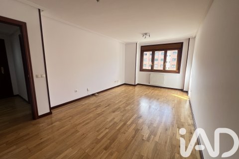 Wohnung zum Verkauf in Oviedo, Asturias, Spanien 2 Schlafzimmer, 79 m2 Nr. 152892 - Foto 5