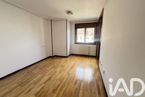 Wohnung zum Verkauf in Oviedo, Asturias, Spanien 2 Schlafzimmer, 79 m2 Nr. 152892 - Foto 10