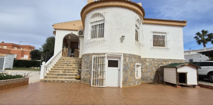 Villa in El Chaparral, Alicante, Spanien 4 Schlafzimmer, 220 m2 Nr. 164446