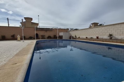 Villa zum Verkauf in El Chaparral, Alicante, Spanien 4 Schlafzimmer, 220 m2 Nr. 164446 - Foto 5