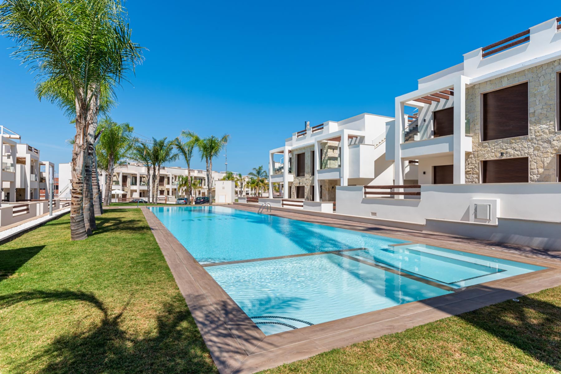 Bungalow en Torrevieja, Alicante, España 2 dormitorios, 63 m2 No. 76787