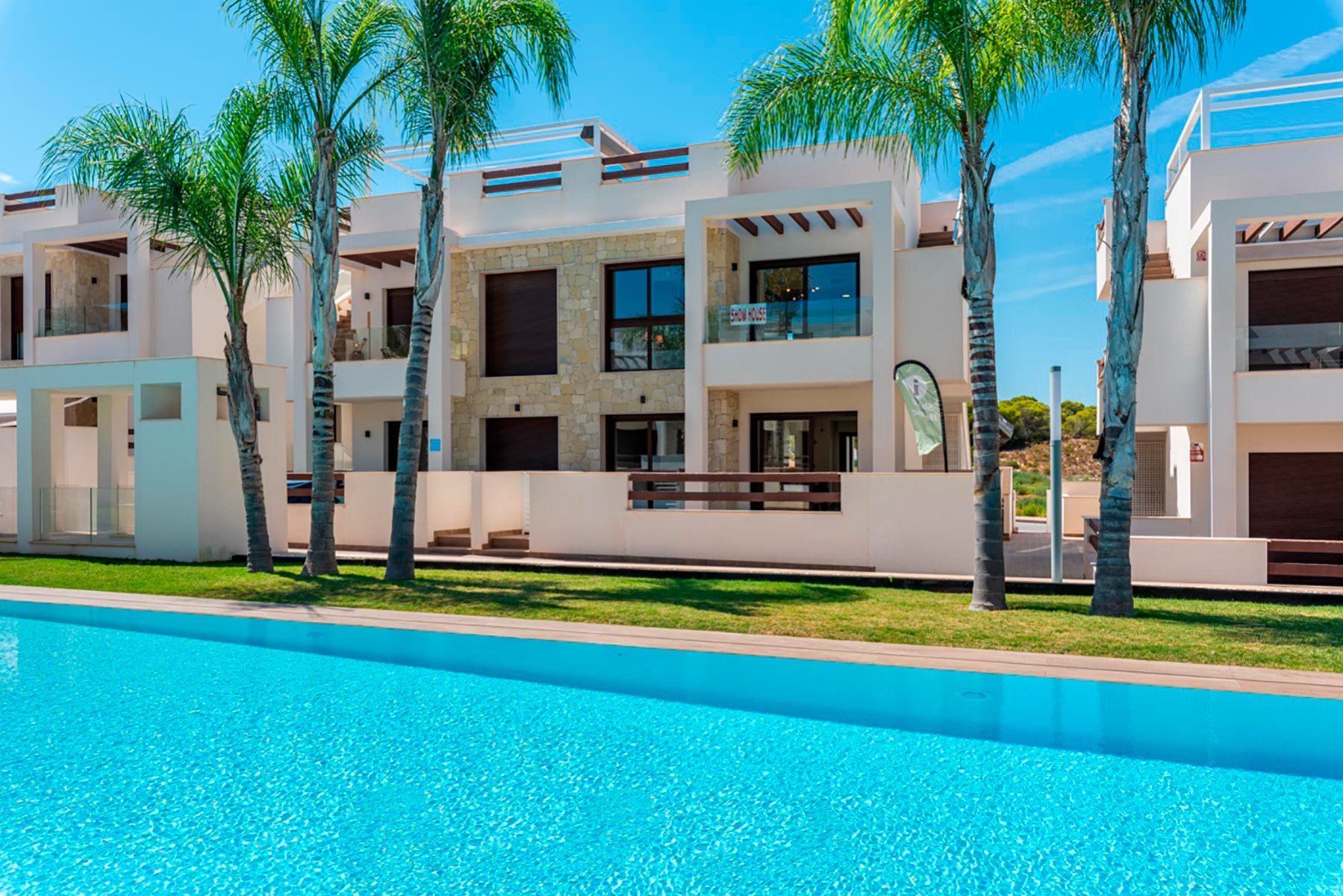 Bungalow en Torrevieja, Alicante, España 2 dormitorios, 63 m2 No. 76787