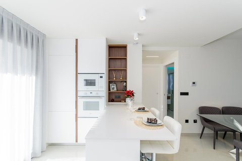 Bungalowi myytävänä Torrevieja, Alicante, Espanja, 2 makuuhuonetta, 63 m2 No. 76787 - kuva 15