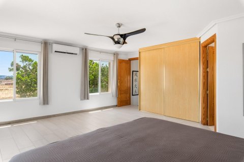 Hus till salu i Catral, Alicante, Spanien 4 sovrum, 540 kvm. Nr. 160647 - foto 14