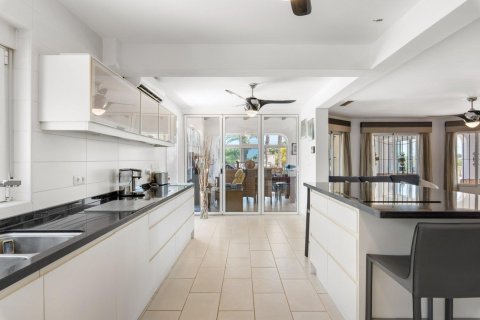 Hus till salu i Catral, Alicante, Spanien 4 sovrum, 540 kvm. Nr. 160647 - foto 19