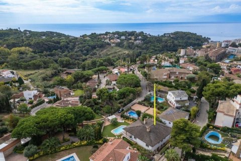 Продажа дома в Льорет-де-Мар, Герона, Испания 6 спален, 423м2 №168470 - фото 2