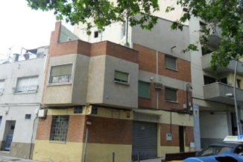 Hus i Terrassa, Barcelona, Spanien 3 sovrum, 141 kvm. Nr. 173983