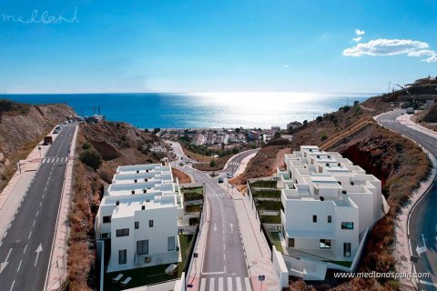 Kaupunkipientalo myytävänä Rincon de la Victoria, Malaga, Espanja, 4 makuuhuonetta, 267 m2 No. 160547 - kuva 2