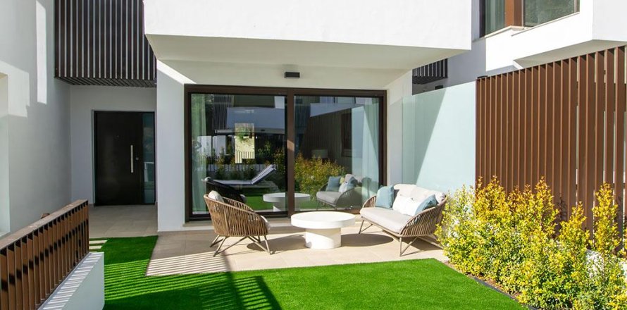Townhouse in Rincon de la Victoria, Malaga, Spain 4 bedrooms, 267 sq.m. No. 160547