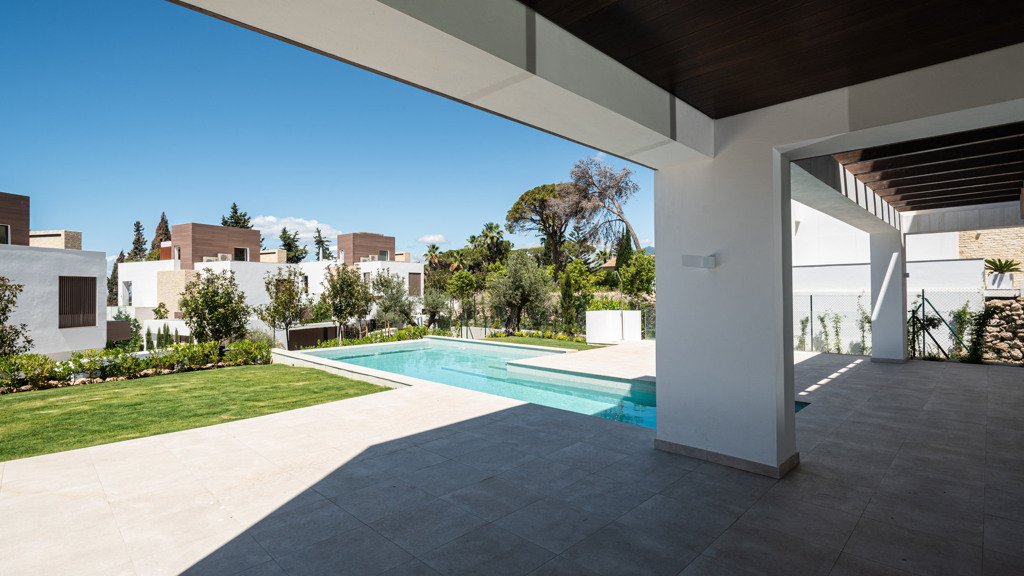 Villa a Marbella, Malaga, Spagna 5 camere da letto, 537 mq. N° 104088