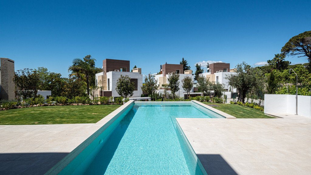 Villa a Marbella, Malaga, Spagna 5 camere da letto, 537 mq. N° 104088