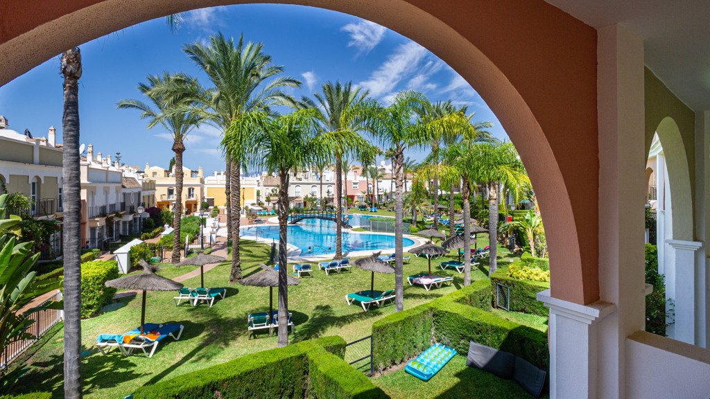 Casa adosada en Marbella, Málaga, España 3 dormitorios, 235 m2 No. 104089